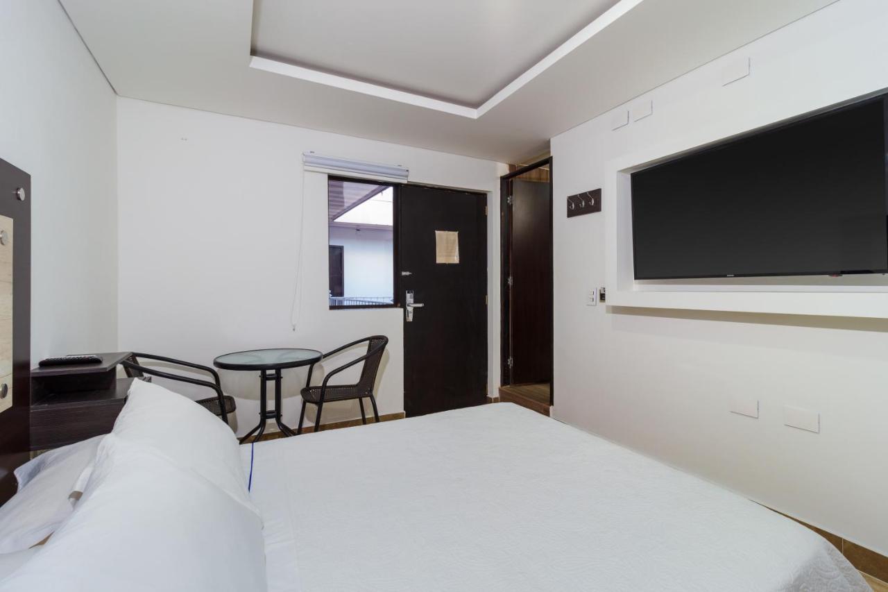 Hotel 0Asis De La Colina Boutique จีราร์ดอท ภายนอก รูปภาพ